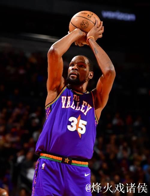 杜兰特布克联手轰71分,新援贡献21+11,太阳击败活塞 杜兰特布克联手轰71分,新援贡献21+11,太阳击败活塞